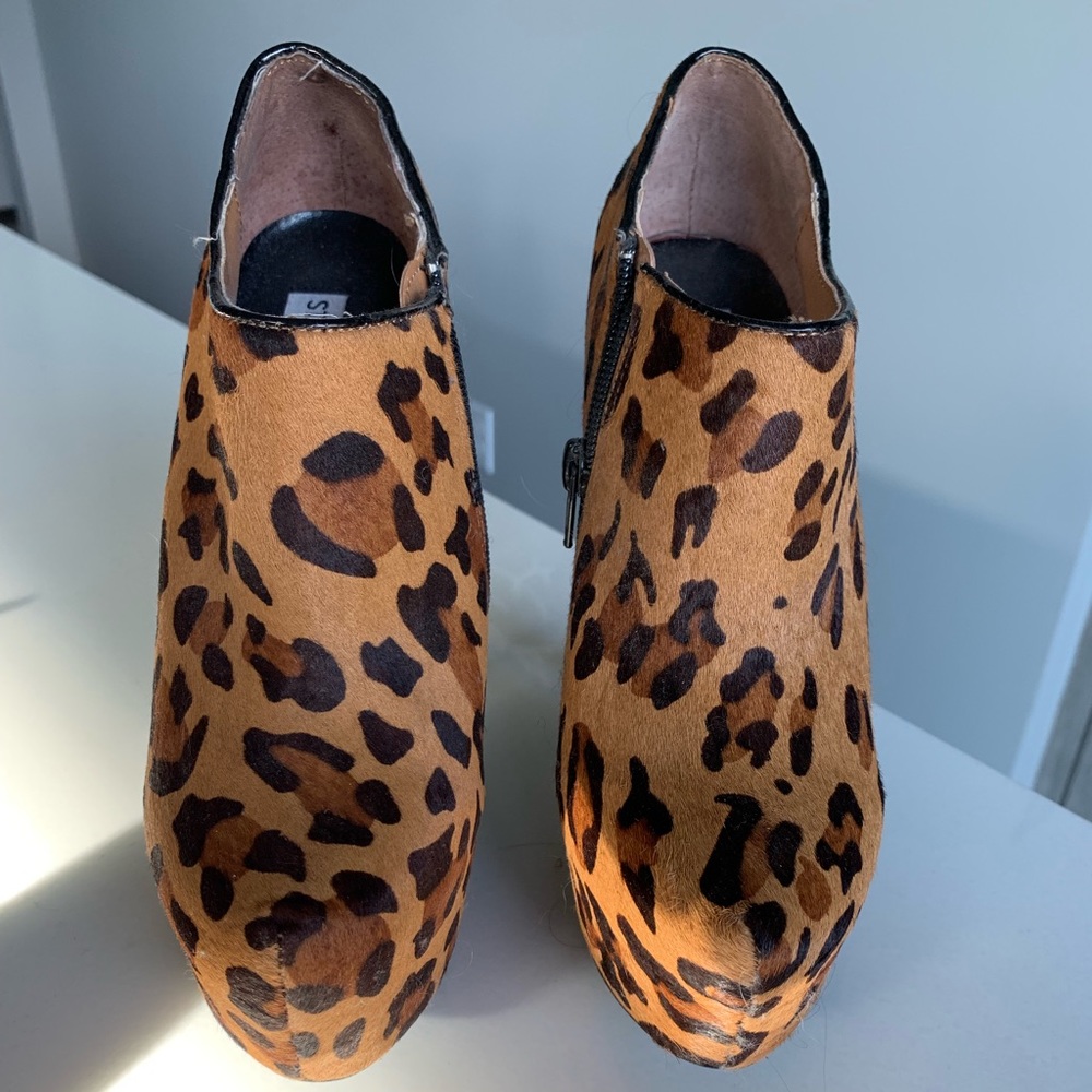 Steve Madden leopard suede booties